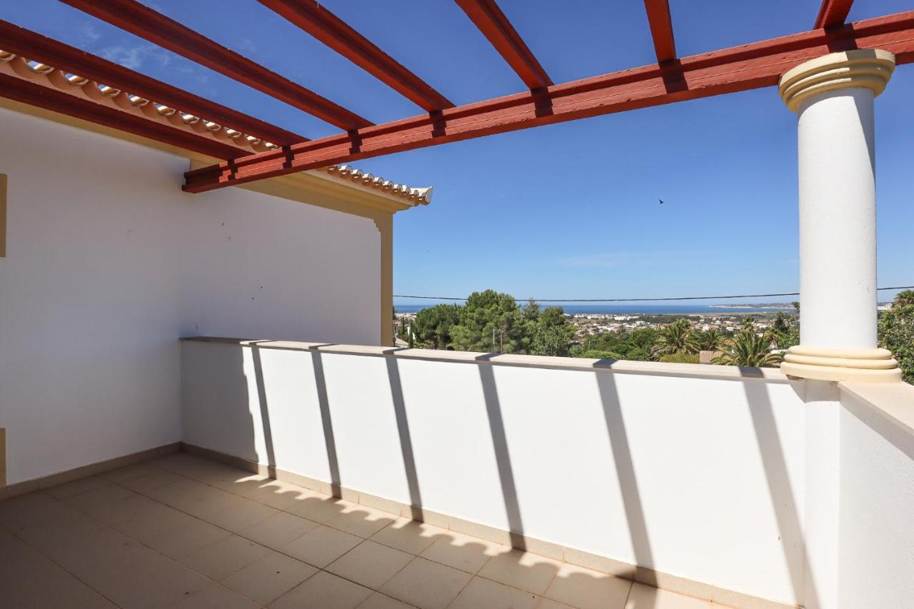 Villa Agapito - Sea View - Ac - By Bedzy Gale  المظهر الخارجي الصورة